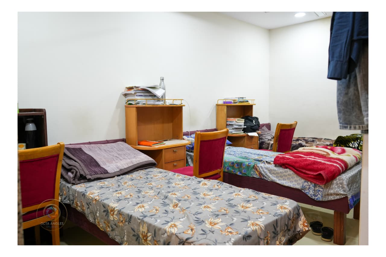 Room Facilities - Jain's boys Stay Bhopal MP Nagar